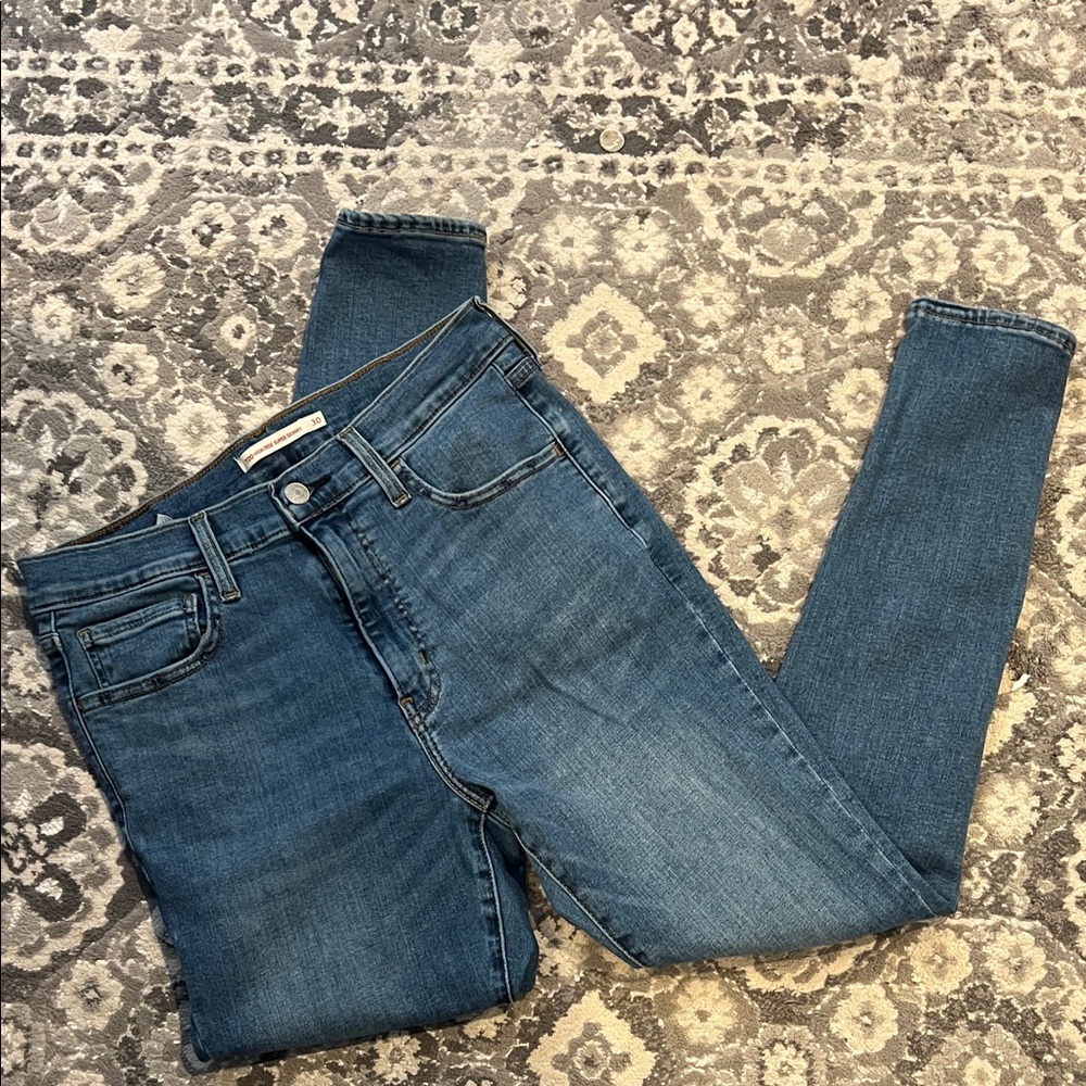 Levi's Women's Skinny Jeans in Blue